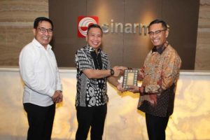 Jelang Ramadhan, Sinar Mas Wakafkan Alquran bagi 10 Pesantren Banten