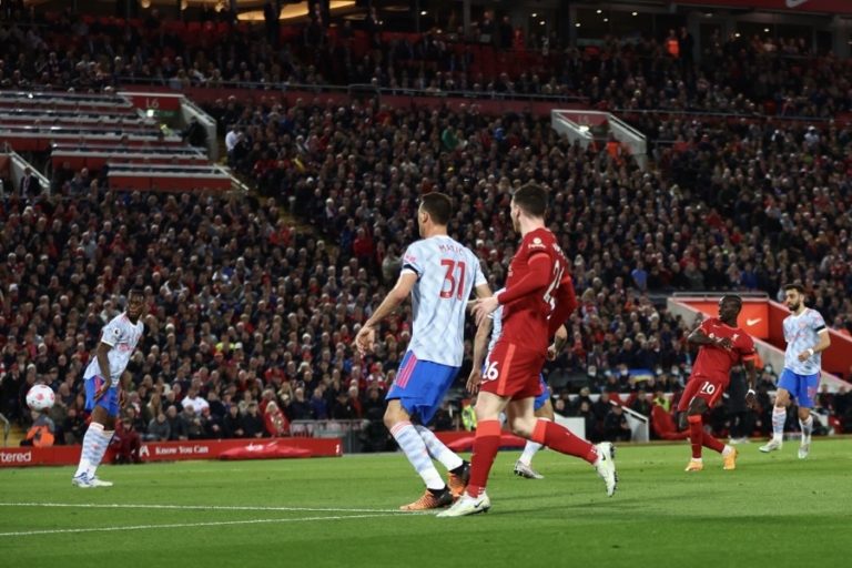 Liverpool 4-0 Manchester United, Brace Salah Bawa The Reds Puncaki Klasemen Premier League