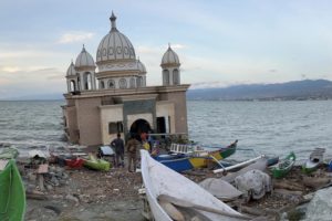 Ngabuburit di Bekas Lokasi Bencana Tsunami Kota Palu