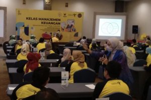 Kemenparekraf Beri Pelatihan Manajemen Keuangan Pelaku UKM di Garut