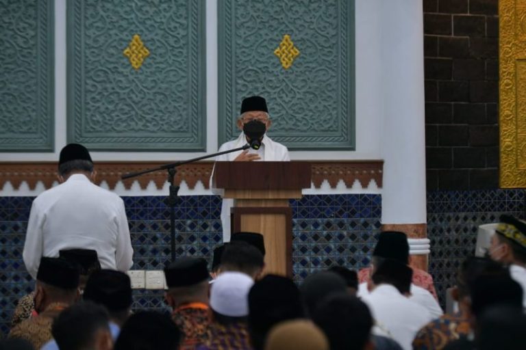 Wapres Ma’ruf Amin Beri Ceramah di Masjid Baiturrahman Aceh Usai Shalat Tarawih