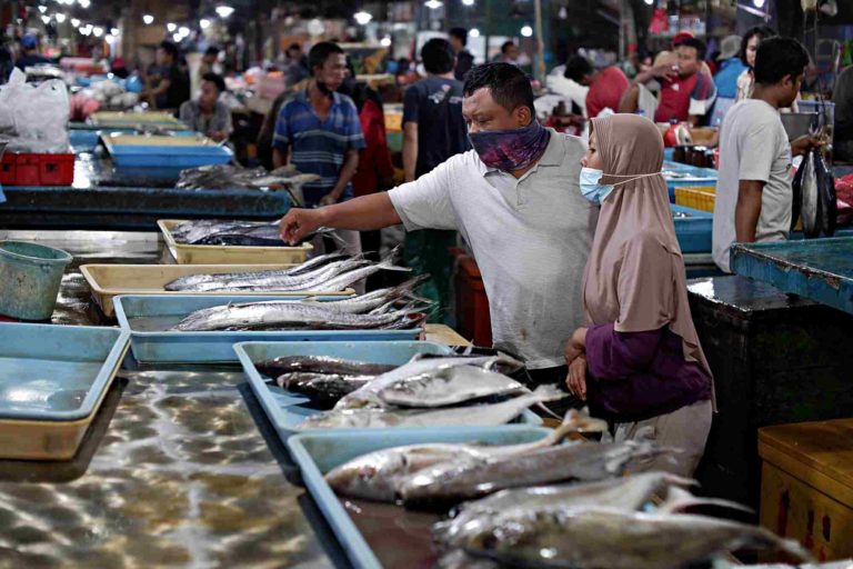Lenggang Pasar Ikan Pabean Surabaya