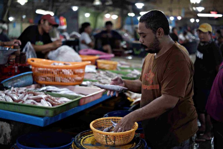 Lenggang Pasar Ikan Pabean Surabaya