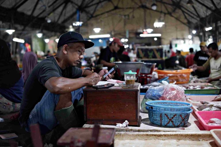 Lenggang Pasar Ikan Pabean Surabaya