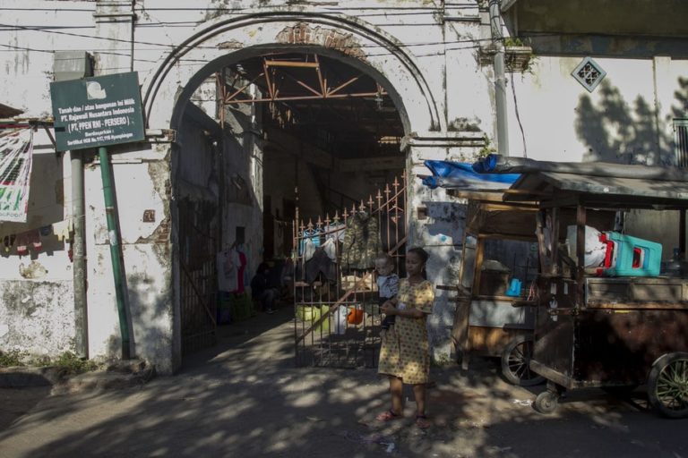 Mimpi Indah di Balik Sekat dan Ruang Gedung Kolonial