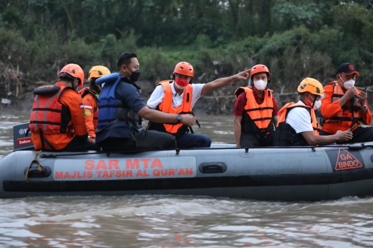 Jelajah Sungai bareng Gibran, Ganjar Puji Potensi Wisata Bengawan Solo