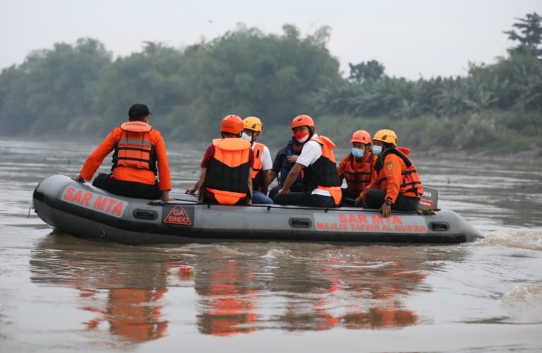 Jelajah Sungai bareng Gibran, Ganjar Puji Potensi Wisata Bengawan Solo