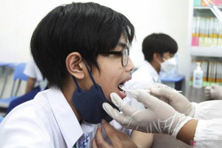 Tiga Cara Atasi Bau Mulut Saat Berpuasa