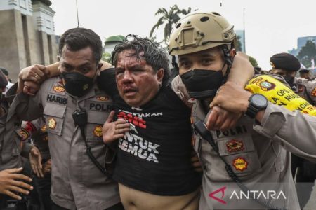 Salah Satu Pengeroyok Akui Kesal Dengan Tulisan Ade Armando di Medsos