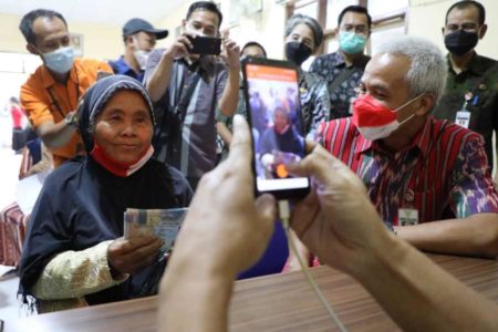 50 Persen BLT Minyak Goreng Kabupaten Pekalongan Tersalurkan