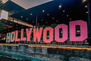 Hollywood, Suguhkan Konsep Tempat Makan ala Jalanan Los Angeles