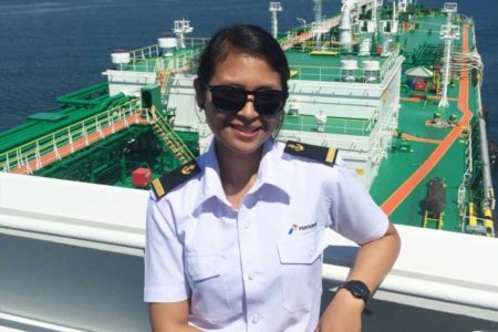 Kisah Pelaut Wanita Pertamina: Sedikit sekali Wanita yang Daftar Pelayaran