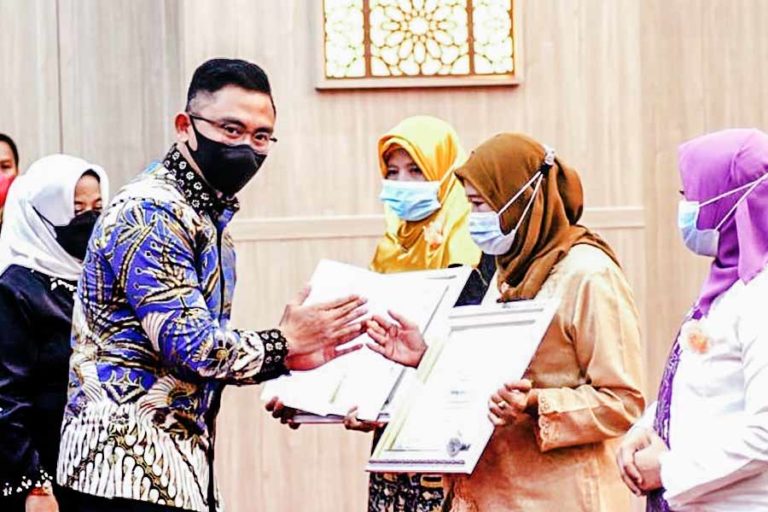 Wagub Andika Apresiasi Nakes Perempuan saat Tangani Pasien Covid-19