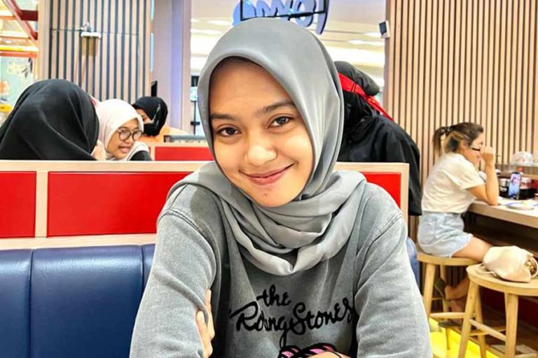 Hafal Al-Quran, Ratu jadi Mahasiswi jalur SNMPTN Termuda