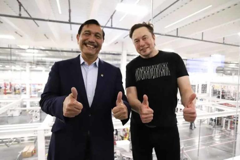 Kunjungi Pabrik Tesla di Amerika, Luhut Undang Elon Musk hadiri G20