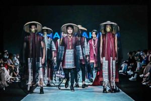 Hadir dalam Indonesia Fashion Week 2022, Athan Siahaan Tuai Pujian Pecinta Fashion