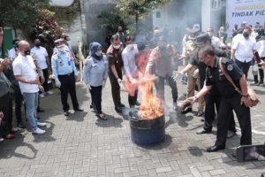 Polresta dan BNN Kota Malang Musnahkan Belasan Kilogram Narkoba