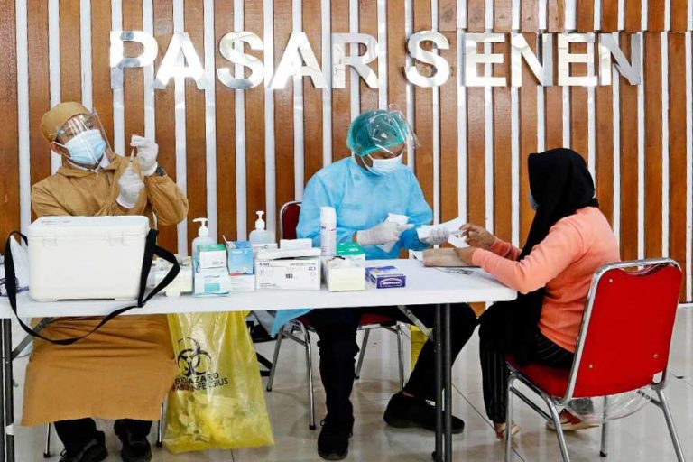 KAI Buka Layanan Vaksin di Stasiun Gambir dan Pasar Senen