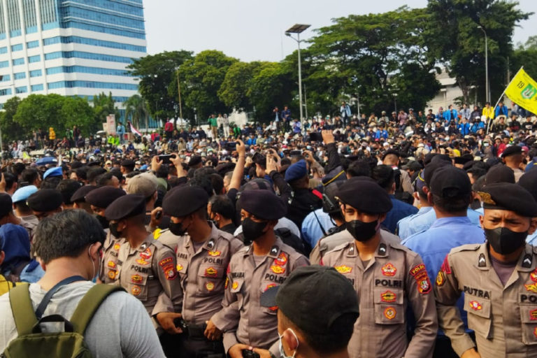 Demo Mahasiswa
