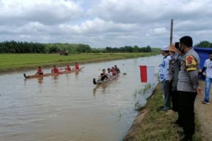 Meriahkan Idul Fitri, Masyarakat Dharmasraya Kembali Gelar Tradisi Selaju Sampan