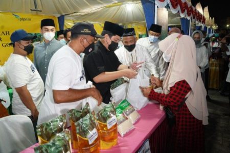 Erick Thohir Gelar Pasar Murah Sembari Halal Bihalal dengan Warga Pasuruan