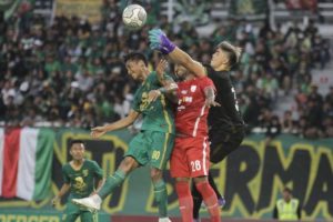Disaksikan Bonek Mania, Persis Solo Kalahkan Persebaya 2-1
