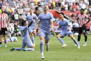 Tendangan Voli Jack Harrison Selamatkan Leeds dari Degradasi