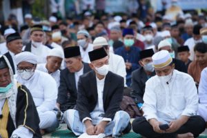 Perayaan Idulfitri Lebih Semarak, Ribuan Jamaah Salat Id Tumpah Ruah di Depan Kantor Wali Kota