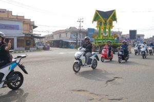 Perkenalkan Motor Listrik, Dinas Perkim LH dan PLN UP3 Ketapang Gelar Sunmori