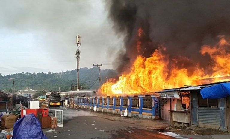 Banyak Lapak Jualan Berbahan Kayu, Ratusan Kios di Manokwari Terbakar