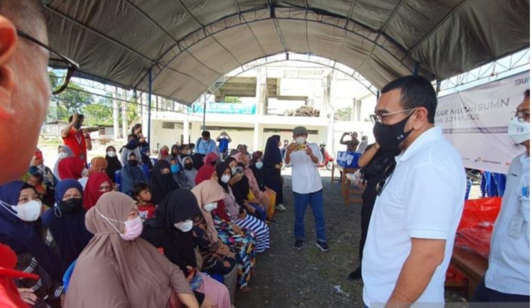 Perduli Masyarakat, BUMN Gelar Pasar Murah Tawarkan 3 Ribu Paket Sembako di Palopo