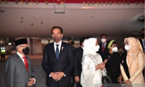 Disambut Wapres, Presiden RI Joko Widodo Tiba di Tanah Air Setelah Kunker ke Amerika Serikat