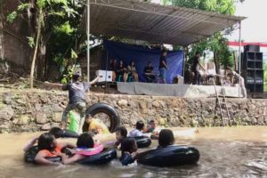 Tradisi Mandi di Kali Saat Lebaran Ketupat Masyarakat Wonorejo Pasuruan
