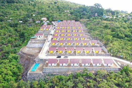 PUPR Lakukan Serah Terima Kunci Rumah Korban Siklon Seroja di NTT