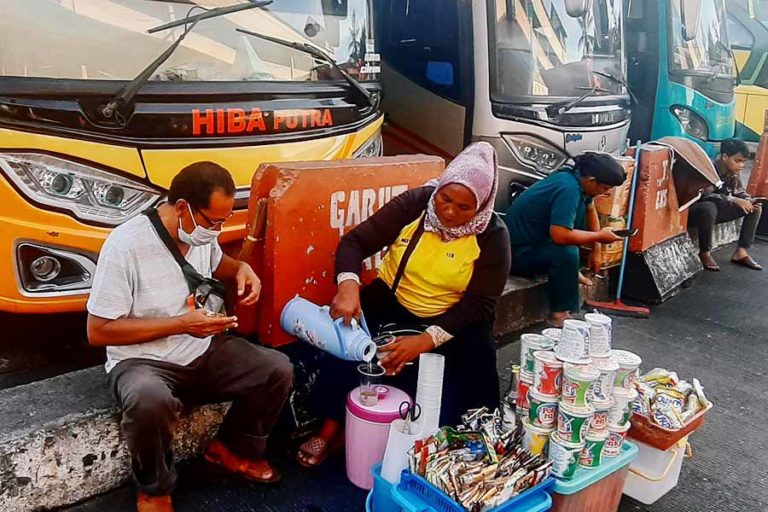 Mudik Bawa Berkah, Pedagang Ini Sehari dapat Rp1 Juta