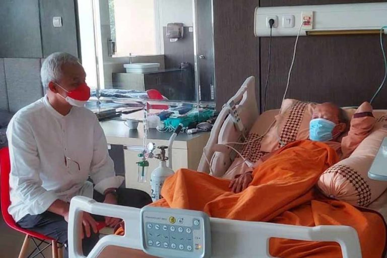 Jenguk Buya Syafii Maarif di RS PKU Muhammadiyah, Ganjar: Semangatnya Dahsyat
