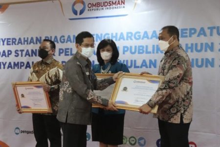 Ombudnsman RI Beri Penghargaan Kepatuhan Tinggi ke Kementerian Sosial