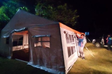 Siswa SDN Selenggang Belajar di Tenda Akibat 4 Ruang Kelas Rusak Berat
