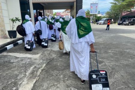 Arab Saudi Permudah Izin Perempuan Umrah Mandiri