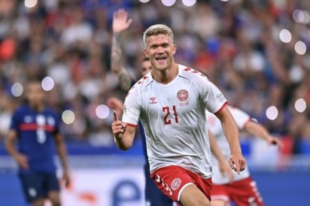 Dua Gol Cornelius Bawa Denmark Kalahkan Juara Dunia Prancis 1-2