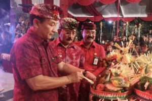 Pembukaan HUT Kota Amlapura ke-382 Ditandai dengan Ritual Otonan