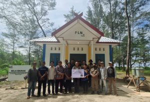 Tempat Berbagai Fungsi, PLN Bangun Balai Edukasi di Wisata Pantai Seribu Cemara Seruyan Kalteng