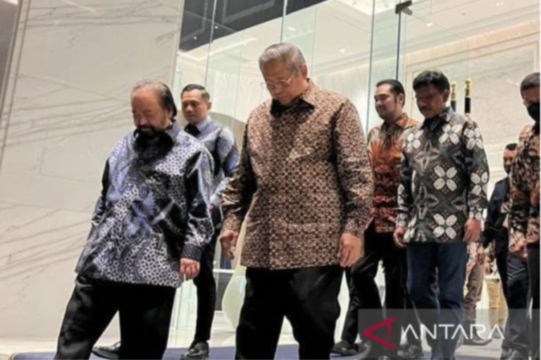 Silaturahmi, SBY dan AHY Kunjungi Surya Paloh