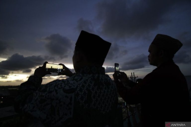 Kemenag Gelar Sidang Isbat, Pantau 123 Titik di Indonesia