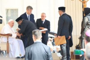 Canangkan Tahun Toleransi, Menag Sampaikan Undangan Jokowi ke Paus Fransiskus untuk Datang ke Indonesia