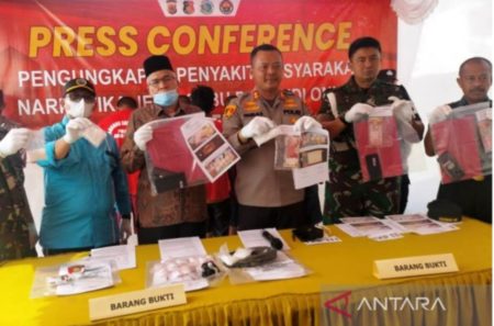 Berbentuk Serbuk dan Kristal Polres Aceh Barat Amankan Sabu-sabu Senilai Rp400 Juta