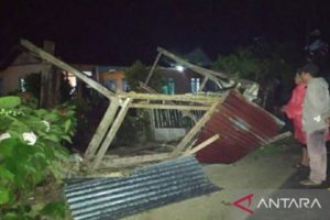 Tujuh Rumah Rusak dan Lima KK Mengungsi Akibat Puting Beliung di Sigi