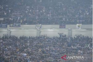 Ucapkan Bela Sungkawa, Petinggi Persib Bandung Takziah ke Rumah Salah Satu Korban Piala Presiden 2022