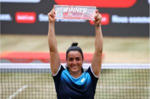 Lawan Cedera di Pergelangan Kaki, Tunisia Ons Jabeur Juara di Berlin Open