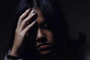 Sadis! KPAI Ungkap Perundungan di Sekolah, Murid Ditampar hingga Kepala Dibenturkan ke Tembok 100 Kali Ilustrasi korban perundungan (foto: Anh Nguyen, unsplash)